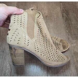 TOMS MAJORCA PEEP TOE‎ BOOTIES 7.5